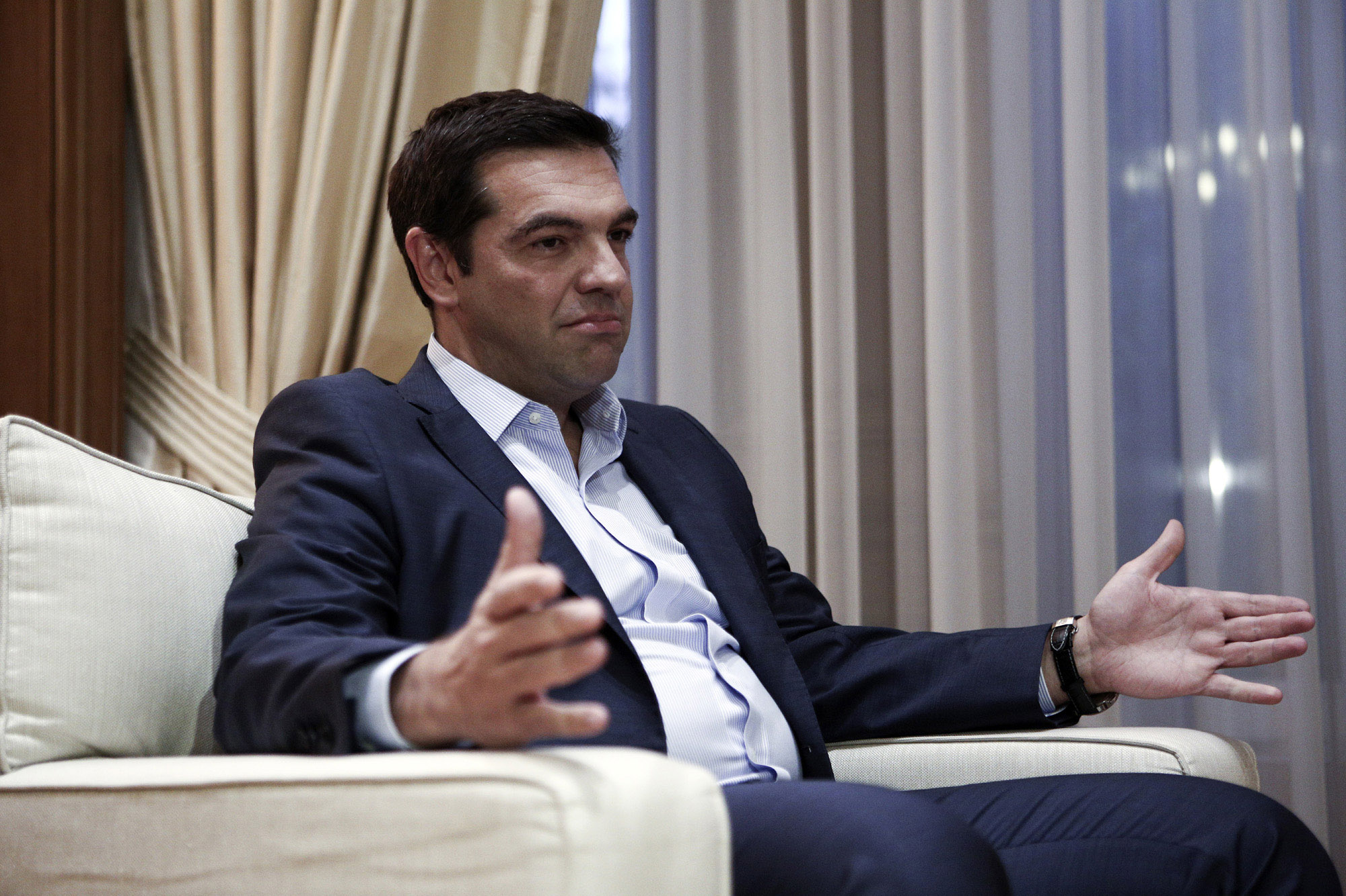 Hand in Ceremony at Maximos Mansion with Alexis Tsipras giving over the office to the first female prime minister, Vasiliki Thanou, on Aug. 27, 2015 / Τελετή παράδοσης παραλαβής στο Μέγαρο Μαξίμου όπου ο Αλέξης Τσίπρας παρέδωσε στην Βασιλική Θάνου, στις 27 Αυγούστου, 2015