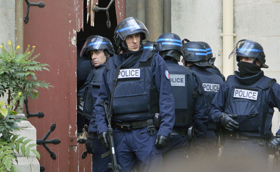Paris-attacks-police-2