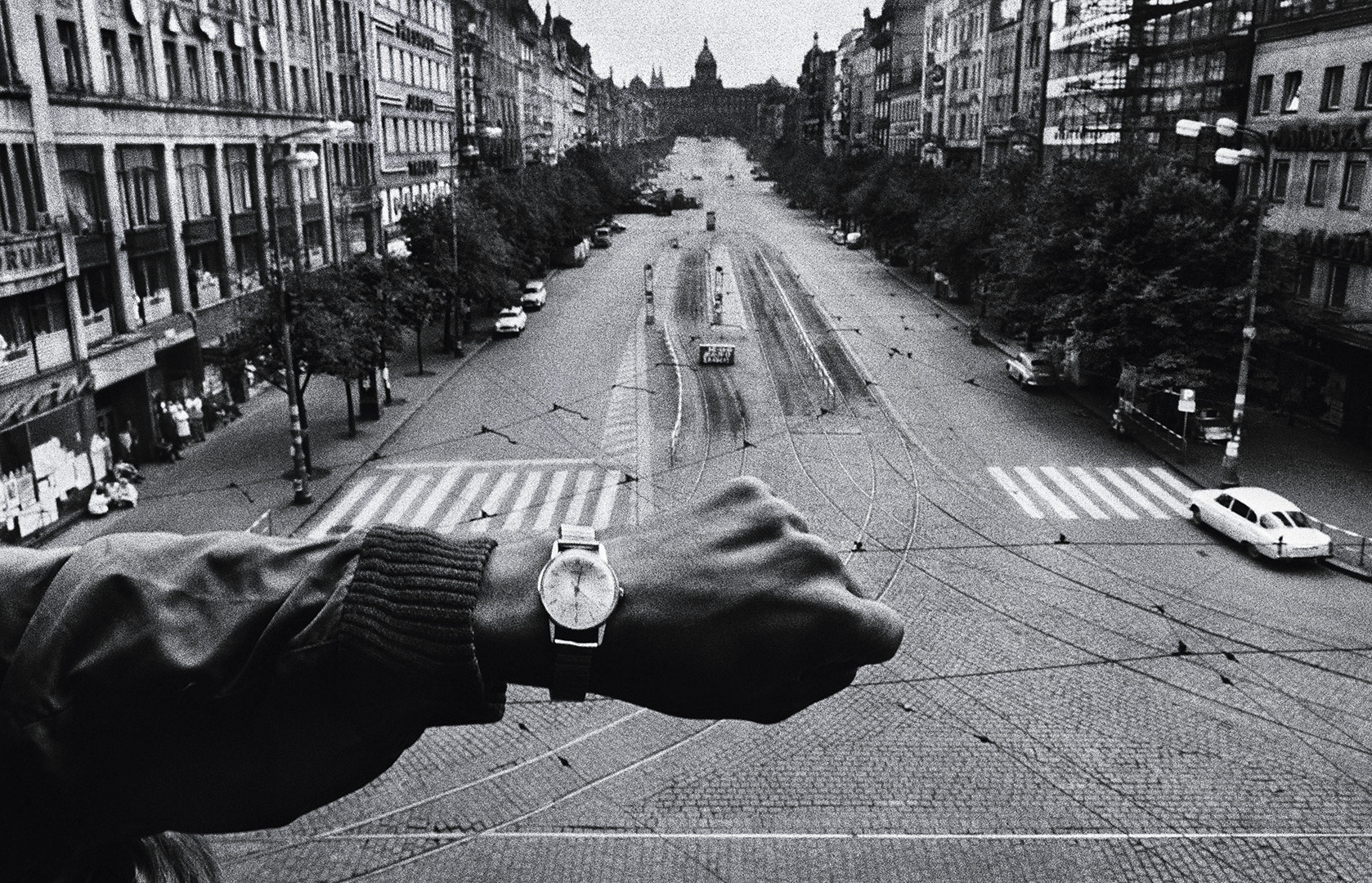 time-100-influential-photos-josef-koudelka-invasion-prague-60